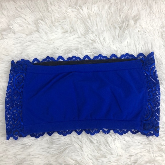 Intimately Seamless and Lace Reversible Bandeau - Picture 6 of 9